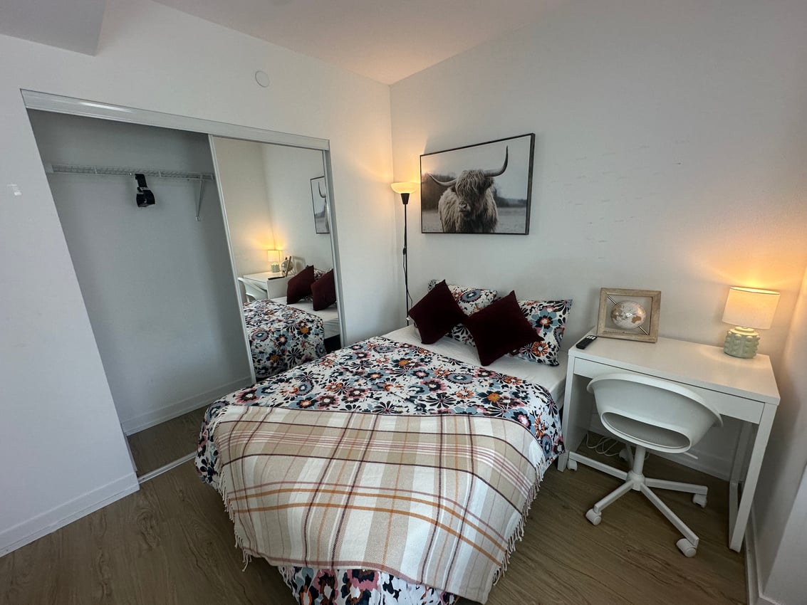 Deluxe Room - Wood St & Church St