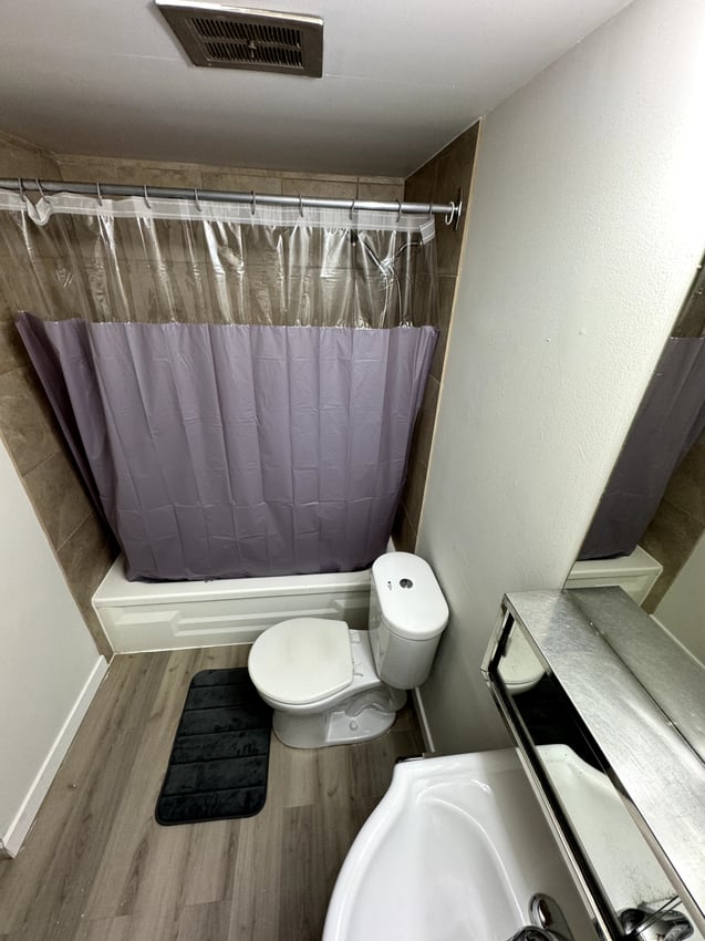 Flex Room with Balcony at 4th Floor - 1212 13 Ave SW, Calgary — photo 3 of 4