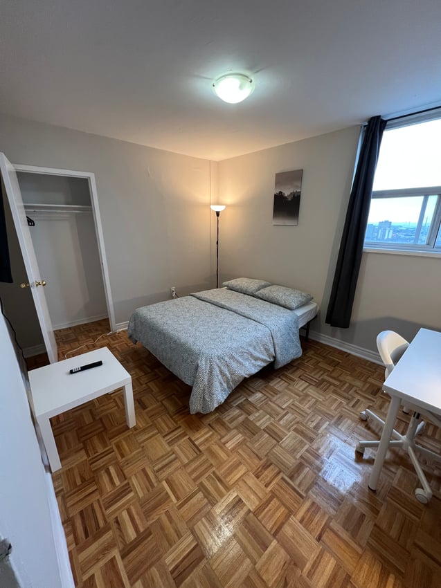 Deluxe Room - Wellesley St E & Parliament St
