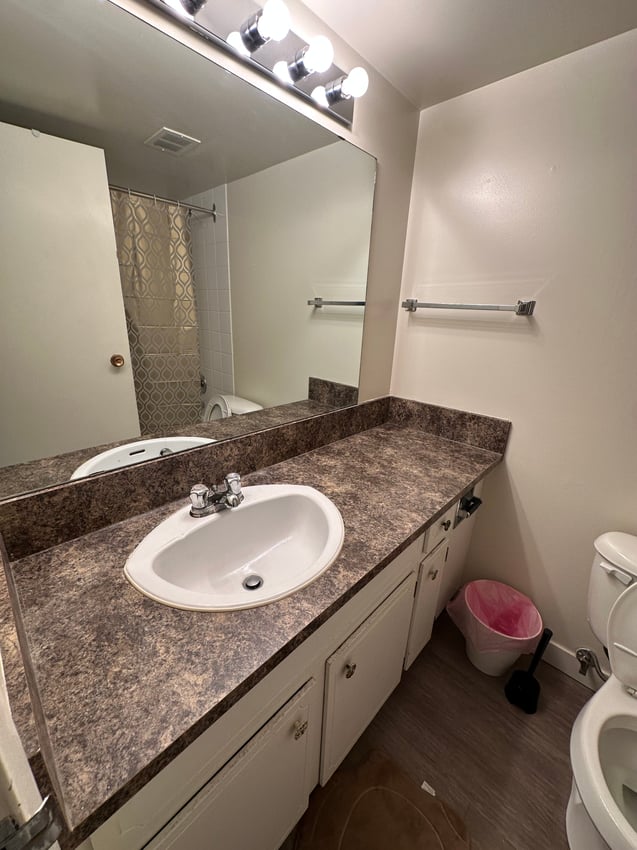 Premium Deluxe at 7th Floor - 720 15 Ave SW, Calgary — photo 8 of 12