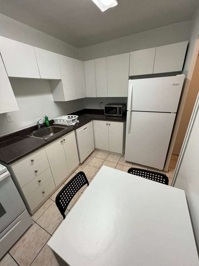 Sky Residence - Carlton St & Homewood Ave 4