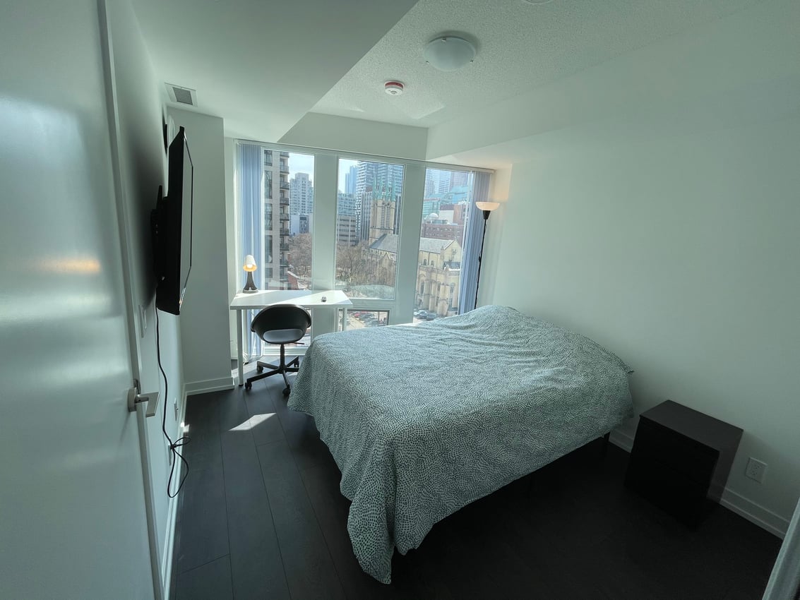 Deluxe Room - Shuter Street & Church Street