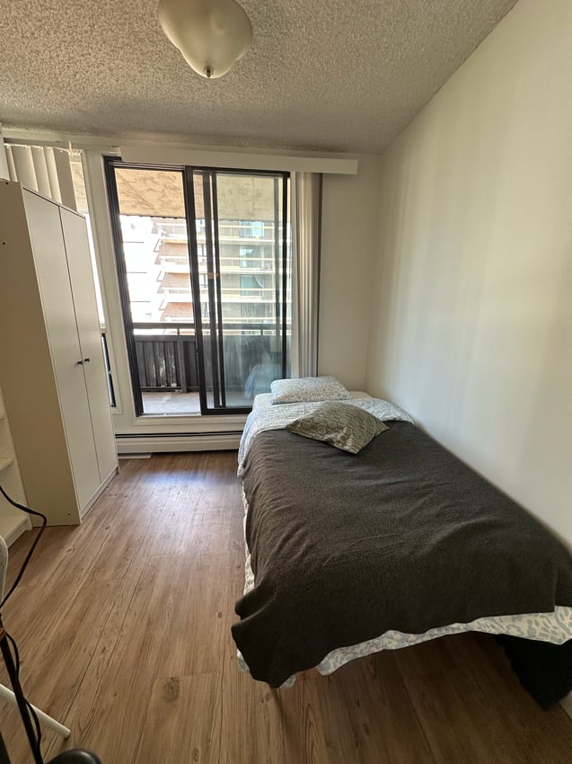 21 Avenue SW & 5 Street SW