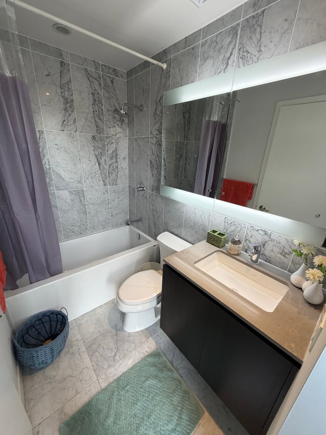 Master Room at 5th Floor - Queens Wharf Road, Toronto — photo 4 of 13