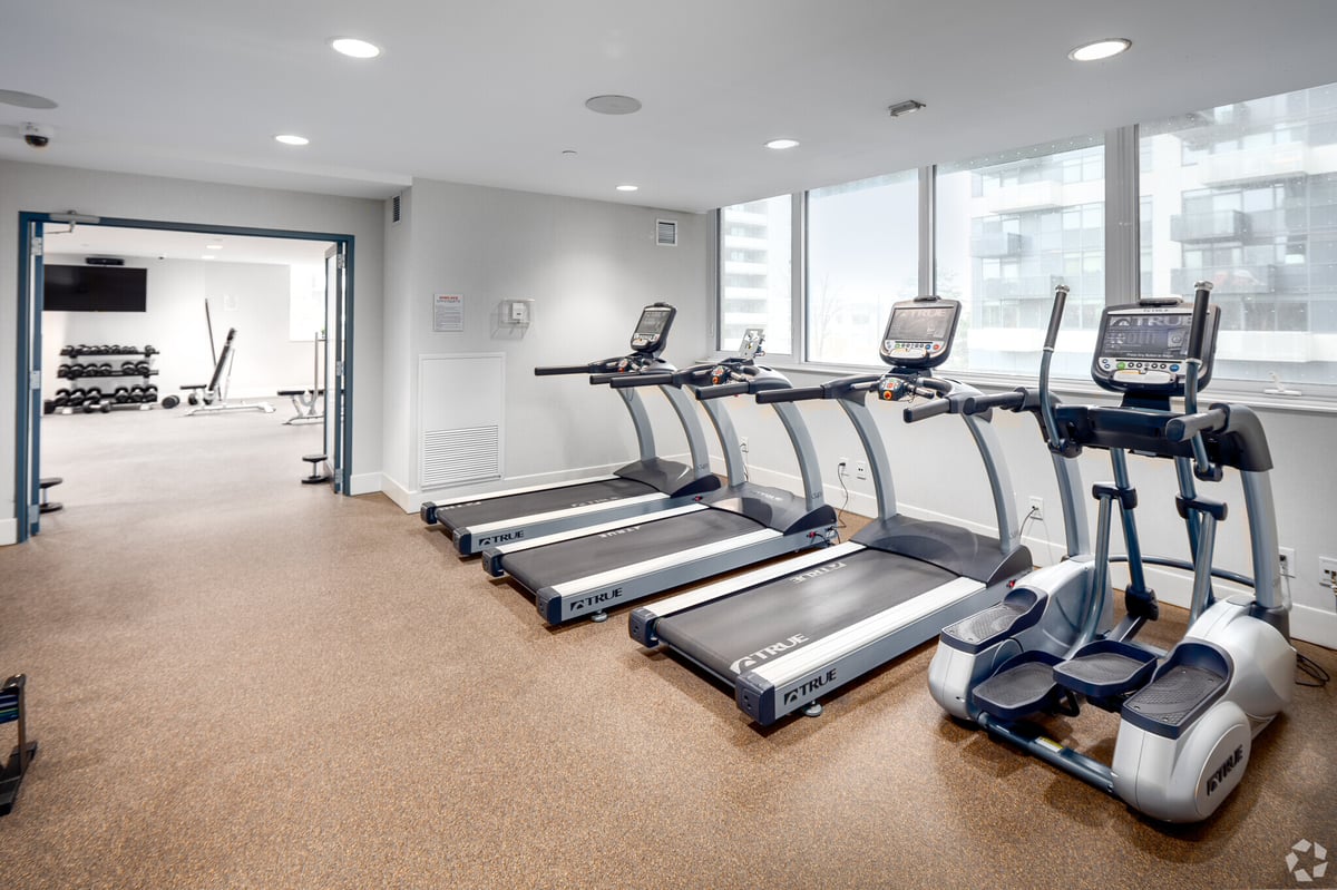 Flex Room at 16th Floor - Balliol Street, Toronto — photo 7 of 13