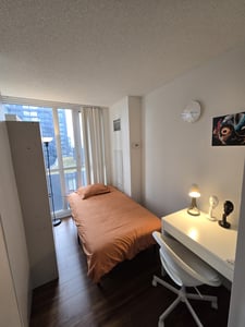 Premium Flex Room - Queens Wharf Rd & Fort York Blvd