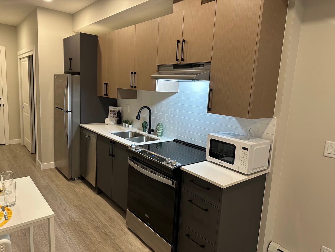 Master Room at 5th Floor - 825 17 Ave SW, Calgary — photo 12 of 18