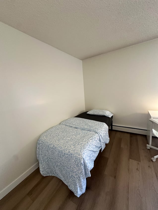 Flex Room with Balcony at 3rd Floor - 720 15 Ave SW, Calgary — photo 2 of 5