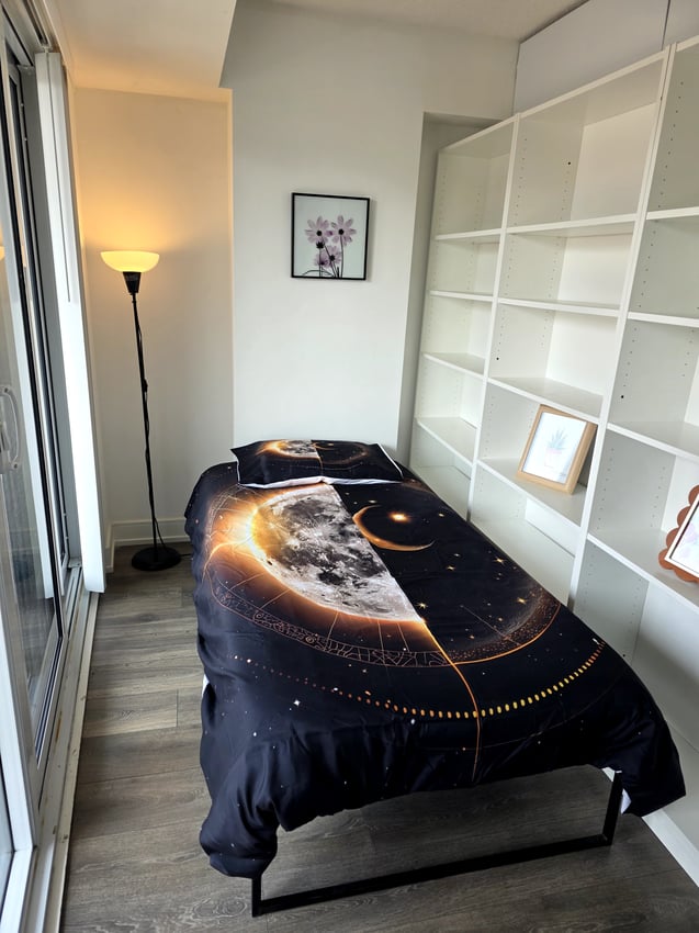 Flex Room with Balcony - McGill Street & Church Street