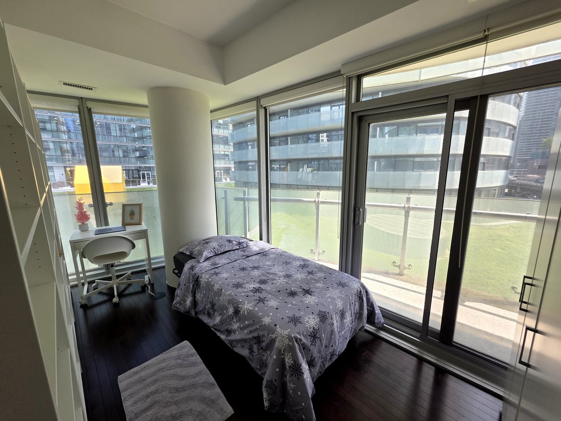 Flex Room with Balcony - York St & Bremner Blvd