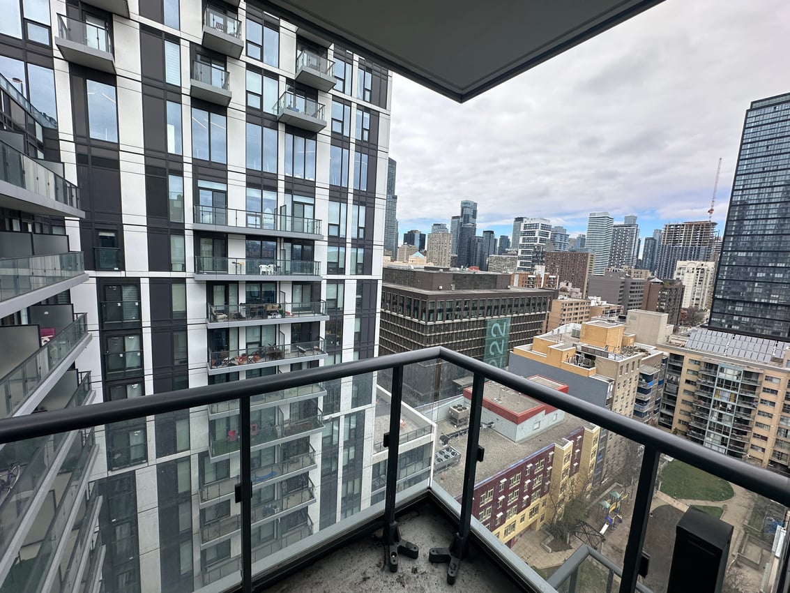 Flex Room at 18th Floor - Jarvis St, Toronto — photo 4 of 12