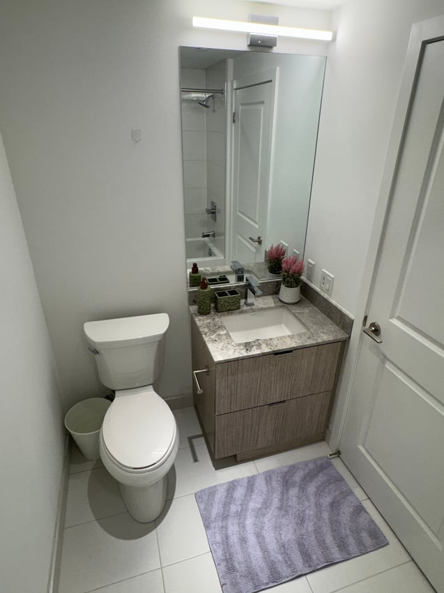Premium Deluxe at 42nd Floor - Bloor St, Toronto — photo 6 of 11