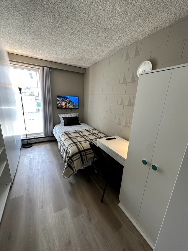 Flex Room - 15 Avenue SW & 11 Street SW