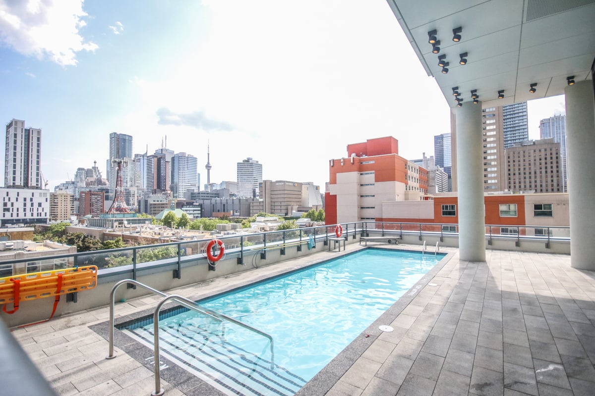 Premium Deluxe at 6th Floor - Mcgill Street, Toronto — photo 6 of 13