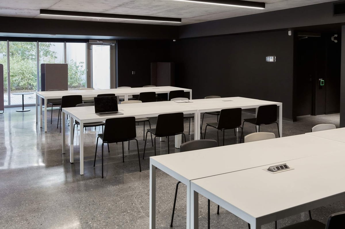 Dunfield Ave & Eglinton Ave E 4