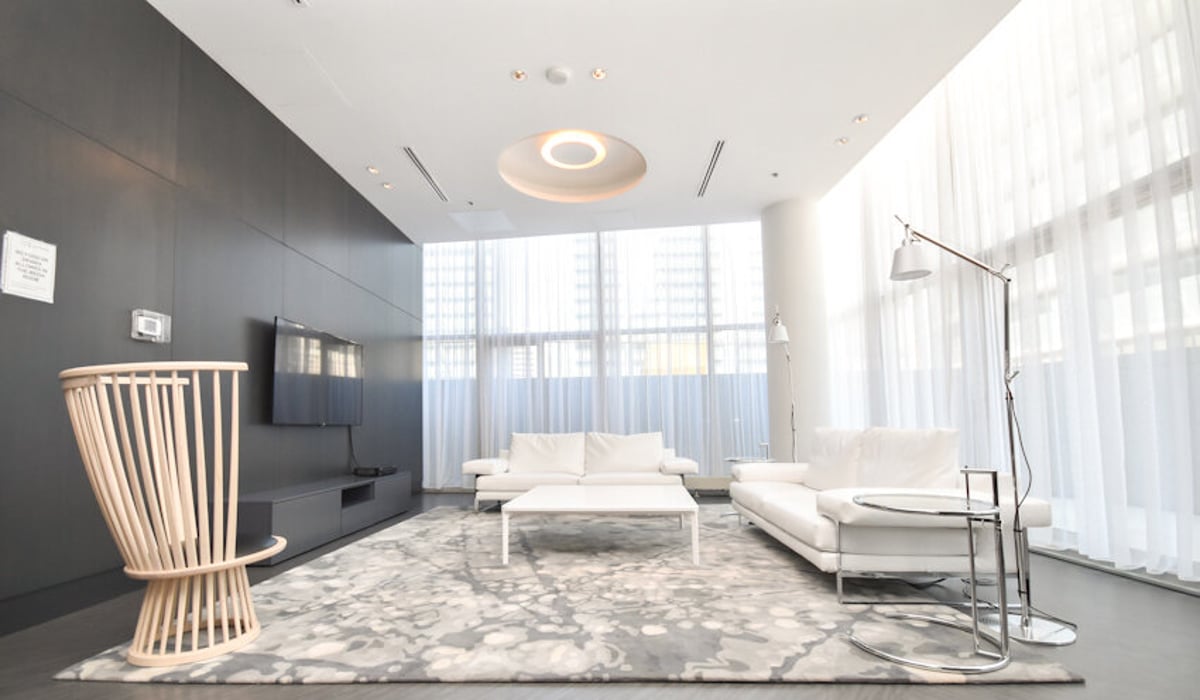 Flex Room at 56th Floor - York Street, Toronto — photo 10 of 12