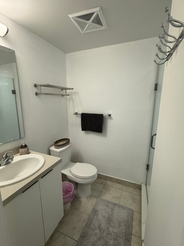 Flex Room at 4th Floor - York Street, Toronto — photo 3 of 9