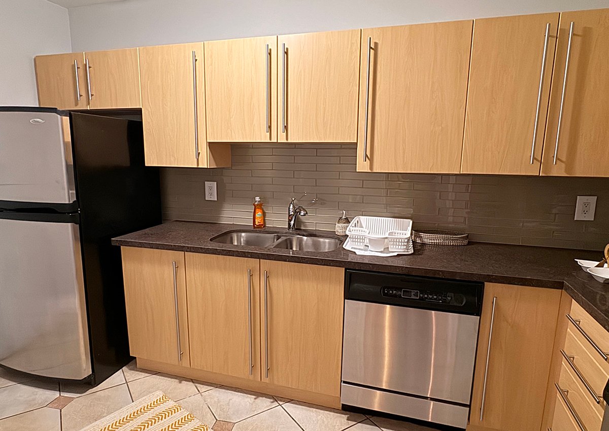 Master Room at 25th Floor - Walmer Road, Toronto — photo 7 of 14