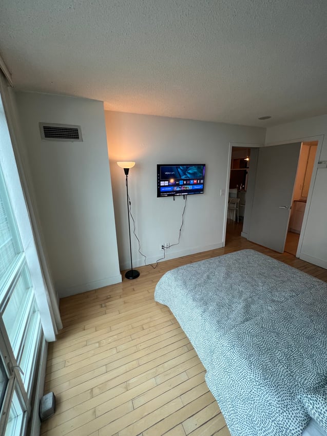 Master Room at 30th Floor - Front Street, Toronto — photo 3 of 11