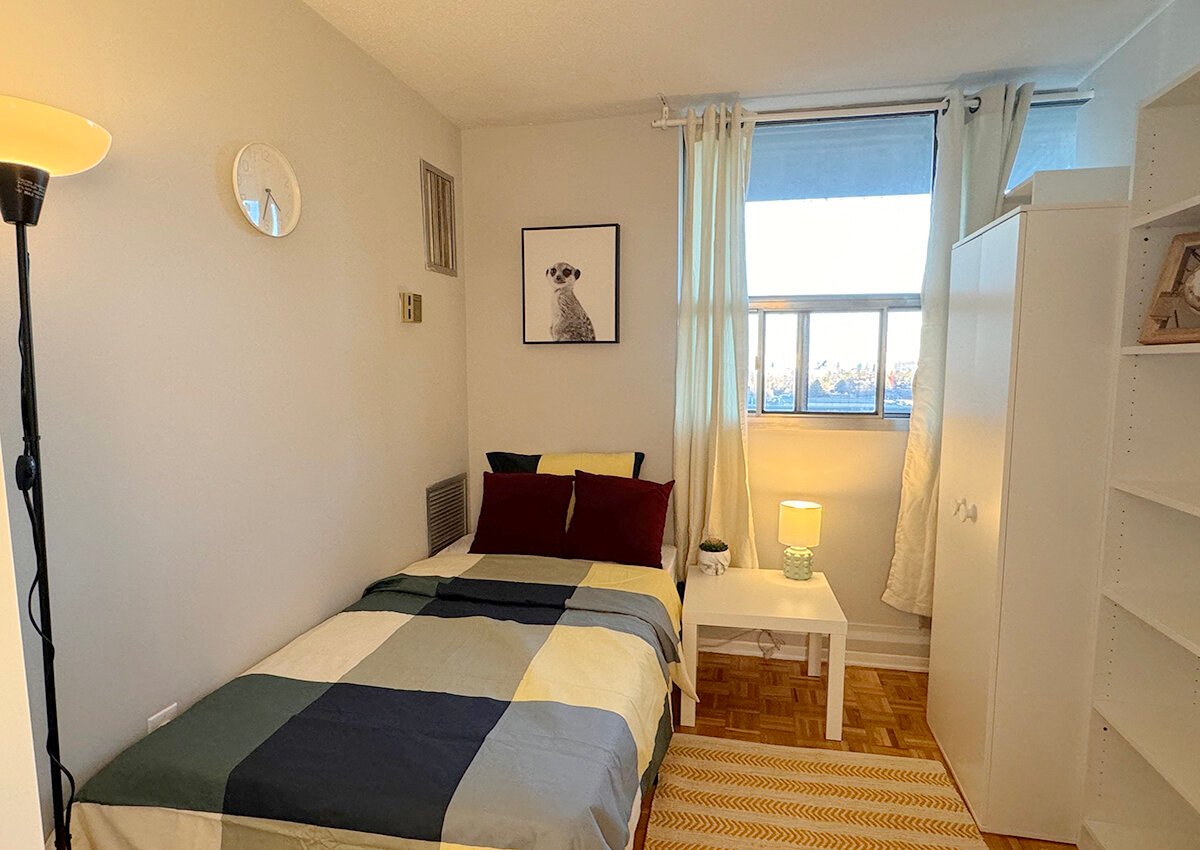 Flex Room - Redpath Ave & Roehampton Ave