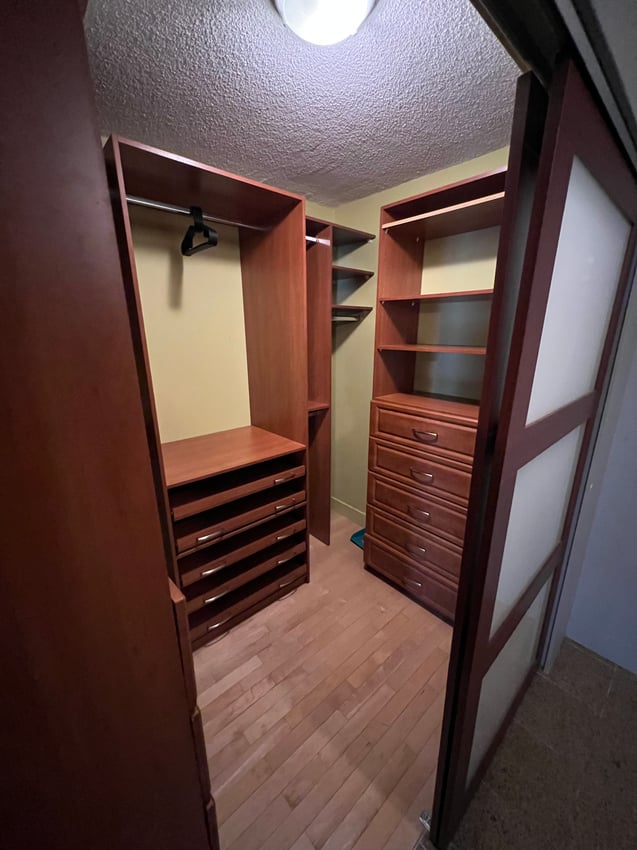 Master Room at 30th Floor - Front Street, Toronto — photo 4 of 11