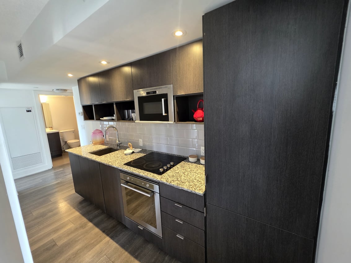 Premium Deluxe at 11th Floor - Mcgill Street, Toronto — photo 6 of 9