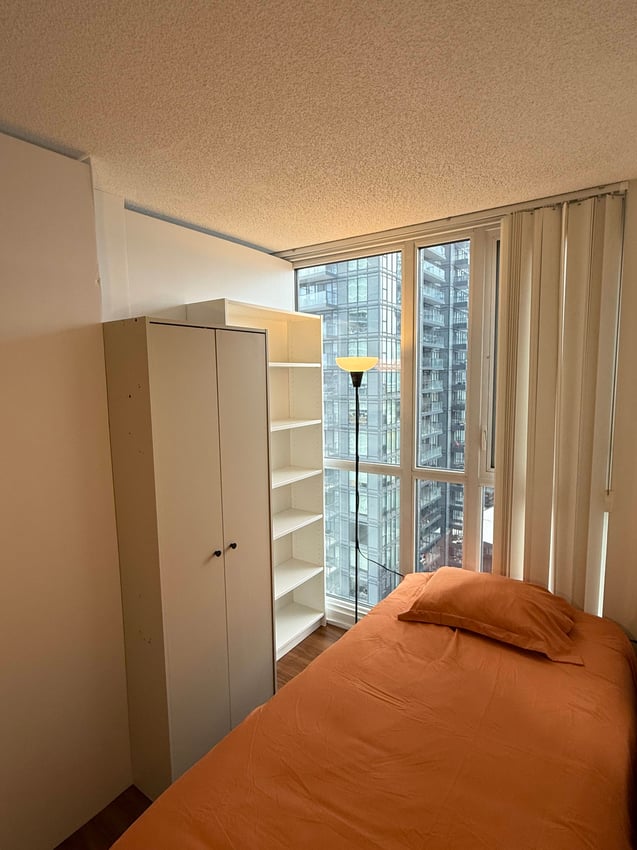 Premium Flex Room at 15th Floor - Queens Wharf Road, Toronto — photo 3 of 8