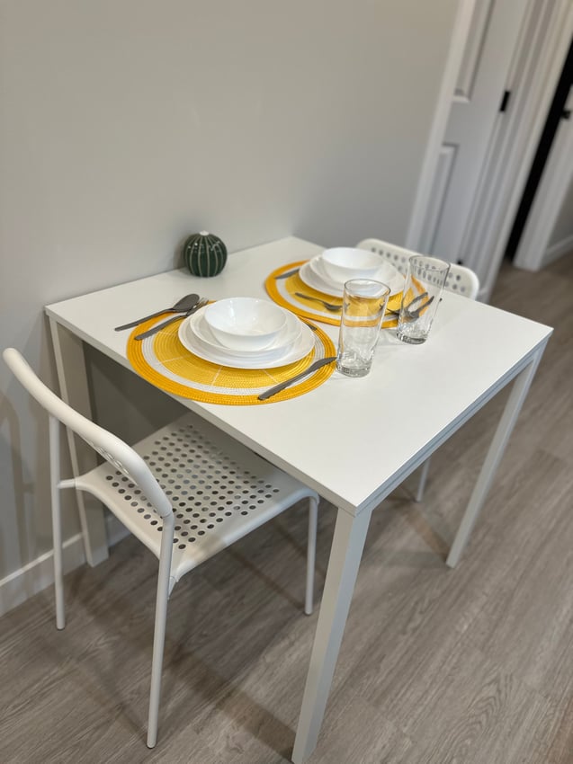 Master Room at 3rd Floor - 825 17 Ave SW, Calgary — photo 10 of 18