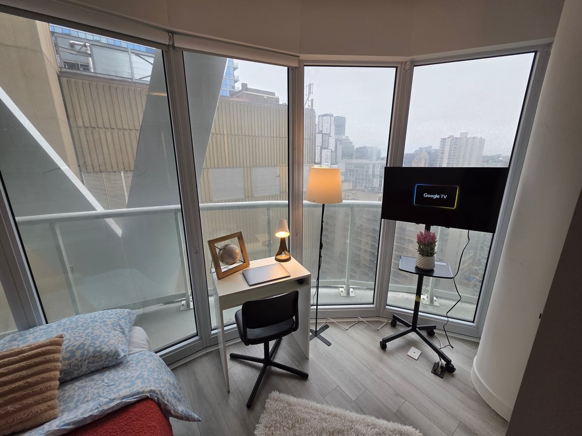 Flex Room at 13th Floor - Simcoe St, Toronto — photo 2 of 5