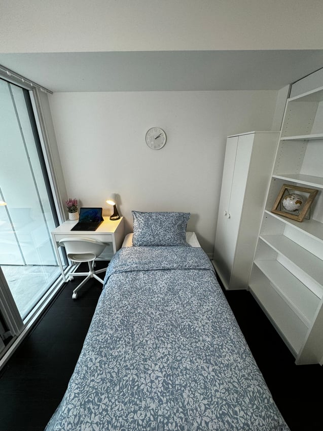 Flex Room - Wood St & Church St