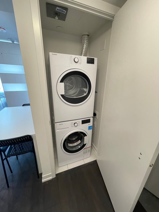 Deluxe Room at 9th Floor - Shuter St, Toronto — photo 6 of 10