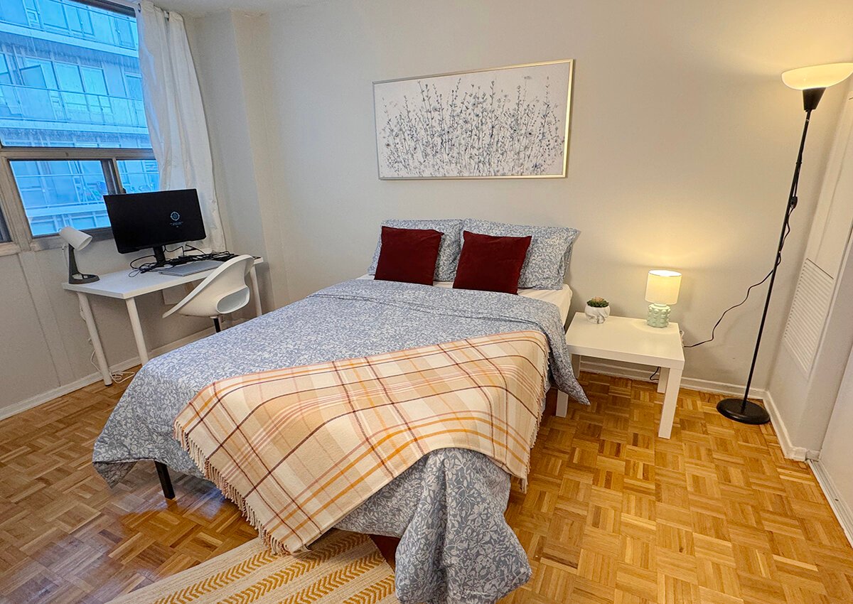 Deluxe Room - Redpath Ave & Roehampton Ave
