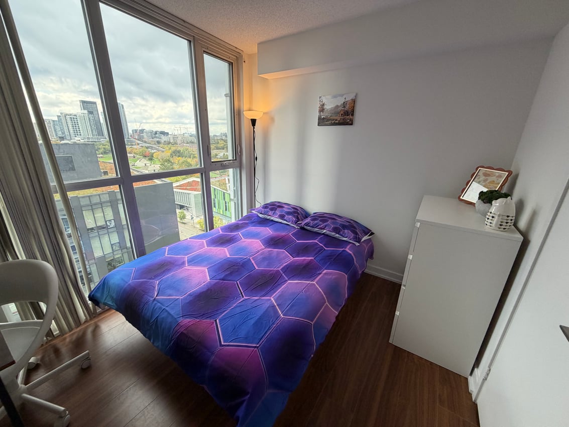 Premium Deluxe Room - Queens Wharf Rd & Fort York Blvd