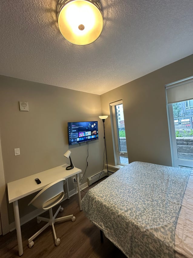 Master Room at 2nd Floor - 1235 11 Ave SW, Calgary — photo 2 of 13