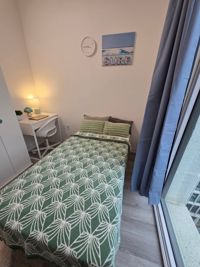 Flex Room - St Patrick St & Dundas St W