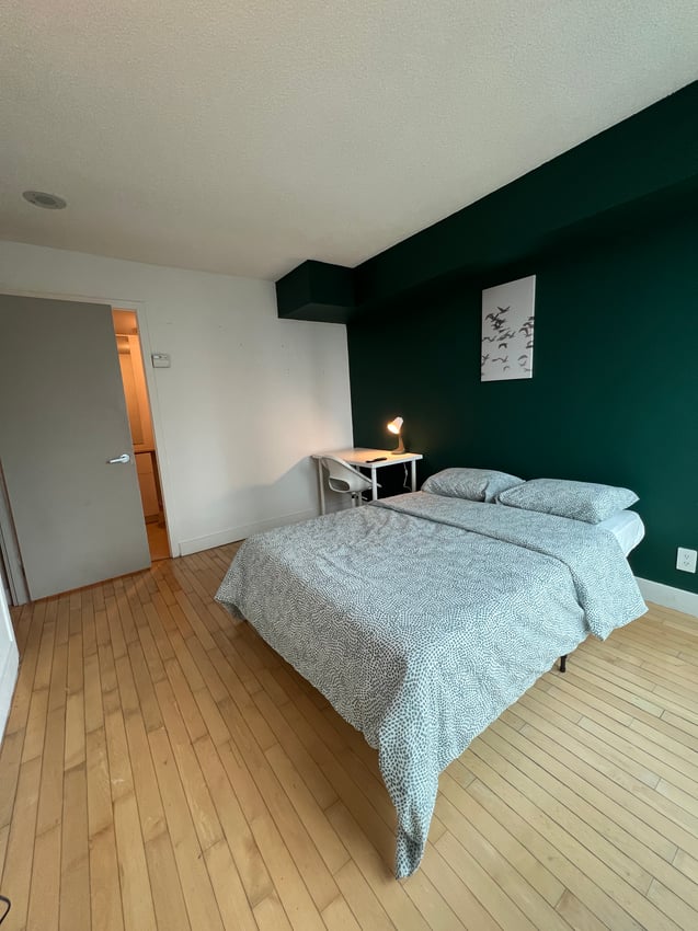 Master Room at 30th Floor - Front Street, Toronto — photo 2 of 11