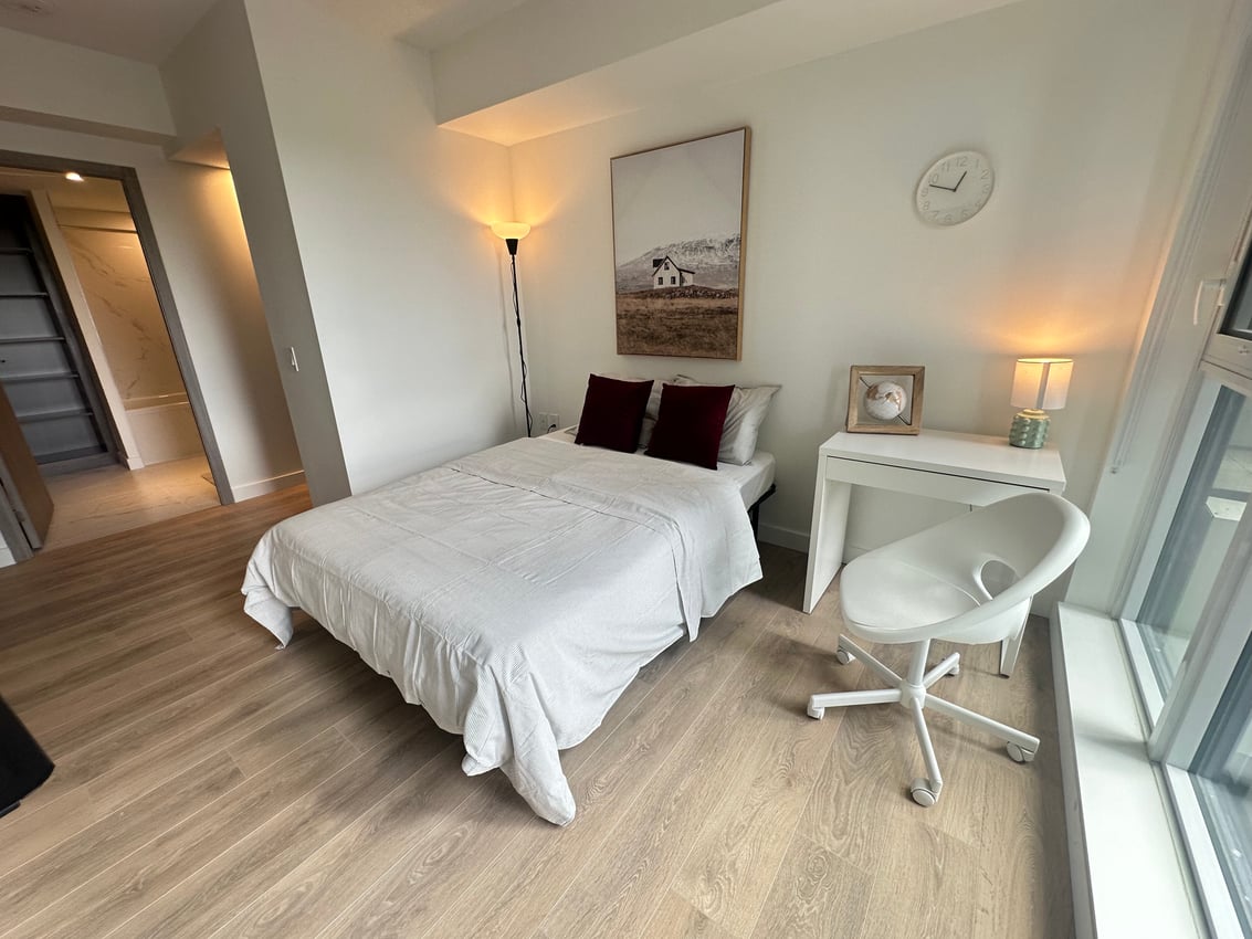 Master Room at 16th Floor - Widmer St, Toronto — photo 2 of 10