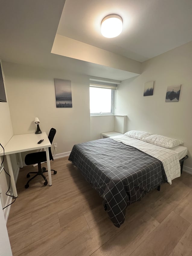Deluxe Room - Balliol Street & Yonge Street