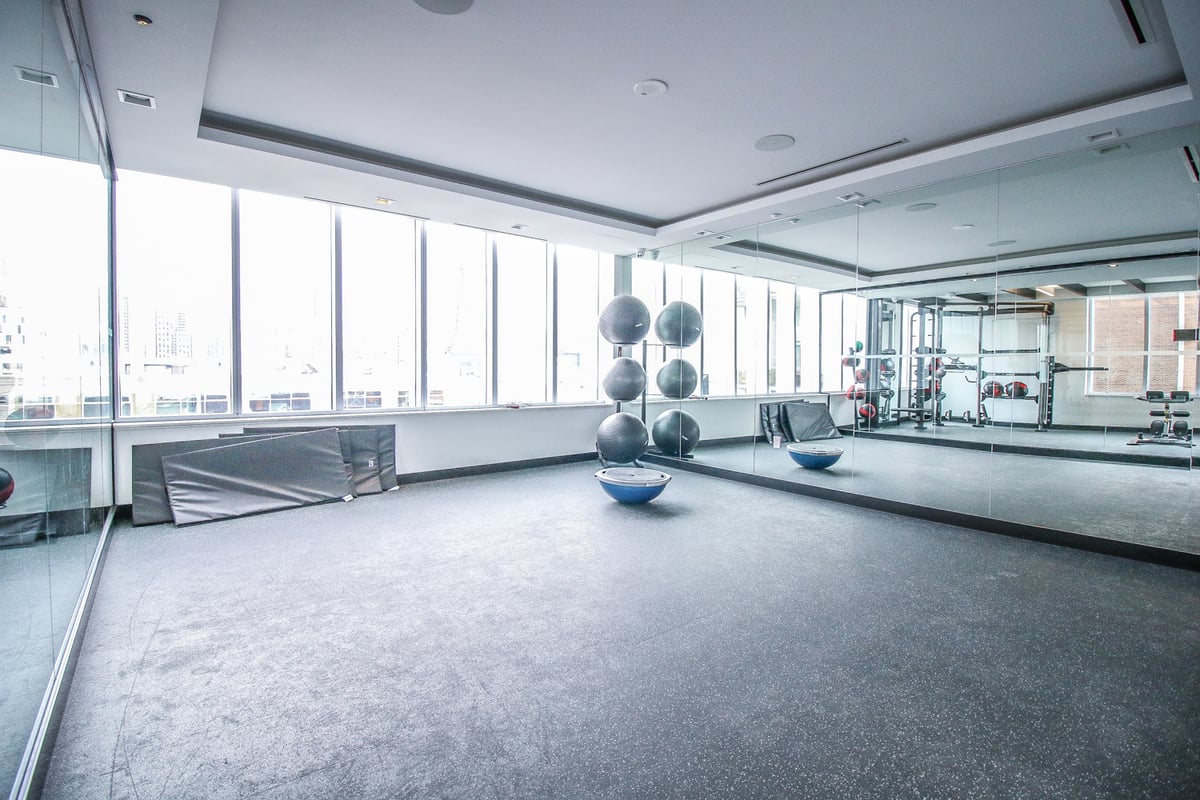 Premium Deluxe at 6th Floor - Mcgill Street, Toronto — photo 13 of 13