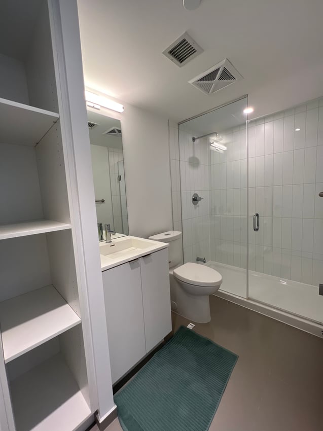 Master Room at 20th Floor - Dunfield Ave, Toronto — photo 4 of 11