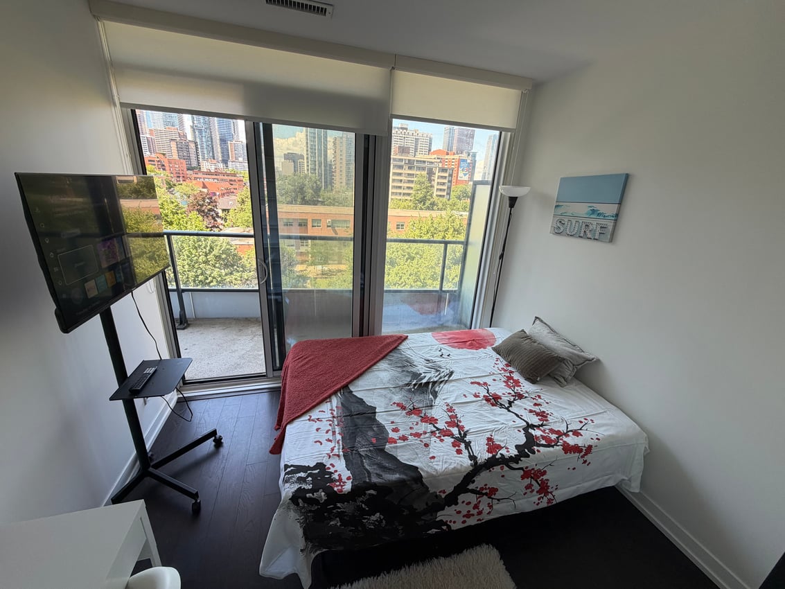 Flex Room - Wood St & Church St