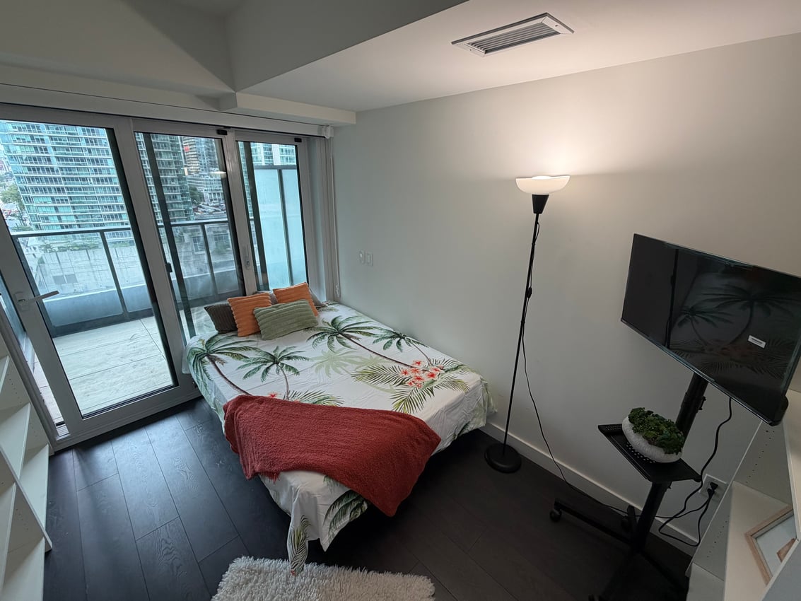Flex Room with Balcony – 9th Floor - Concord Cityplace Way