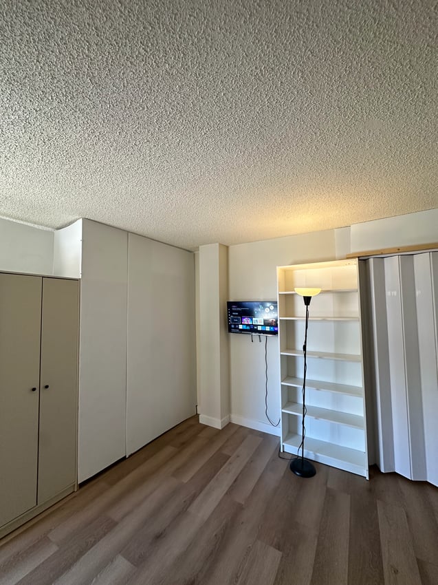 Flex Room with Balcony at 3rd Floor - 720 15 Ave SW, Calgary — photo 4 of 5