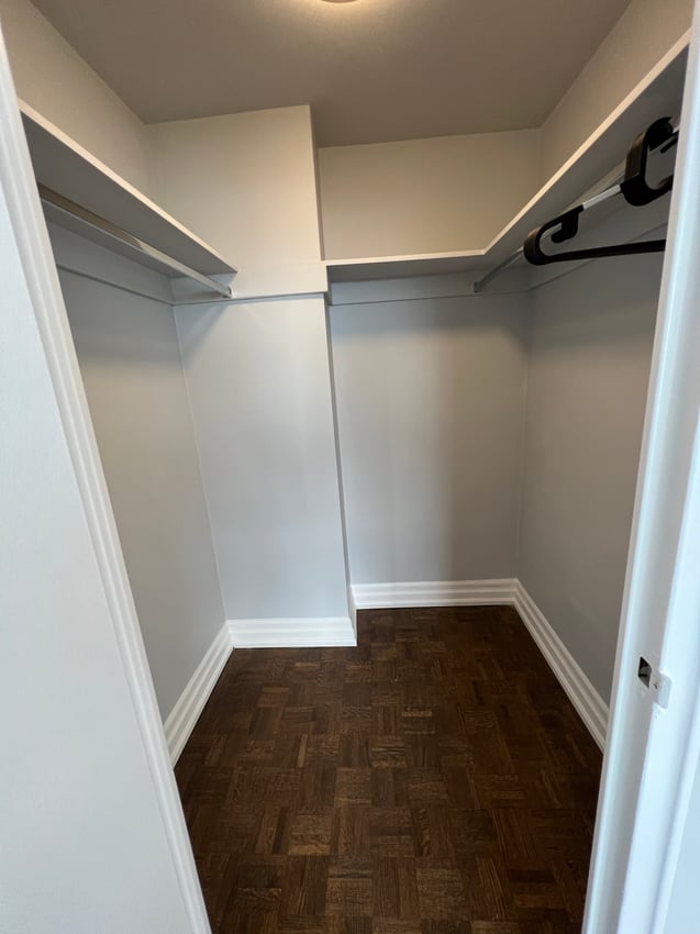 Master Room at 25th Floor - Walmer Road, Toronto — photo 4 of 14