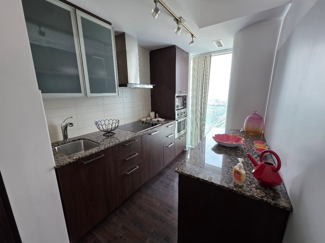 Master Room at 50th Floor - York Street, Toronto — photo 7 of 14