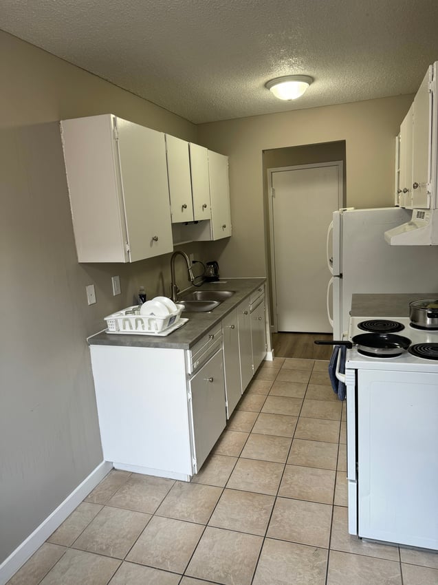 Flex Room with Balcony at 3rd Floor - 1212 13 Ave SW, Calgary — photo 5 of 7