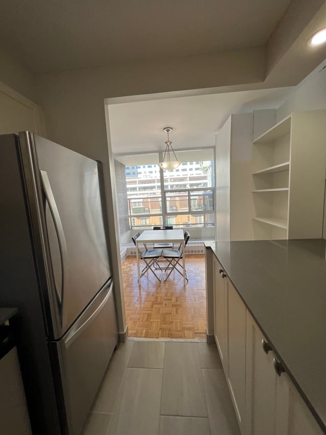 Rosehill Avenue & Yonge Street 4