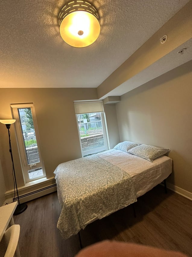 Master Room at 2nd Floor - 1235 11 Ave SW, Calgary — photo 4 of 13