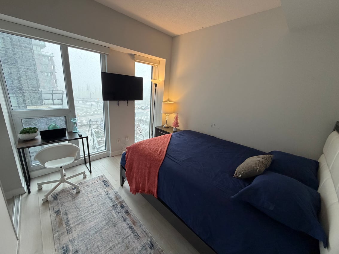 Premium Deluxe at 5th Floor - Queens Wharf Road, Toronto — photo 3 of 13