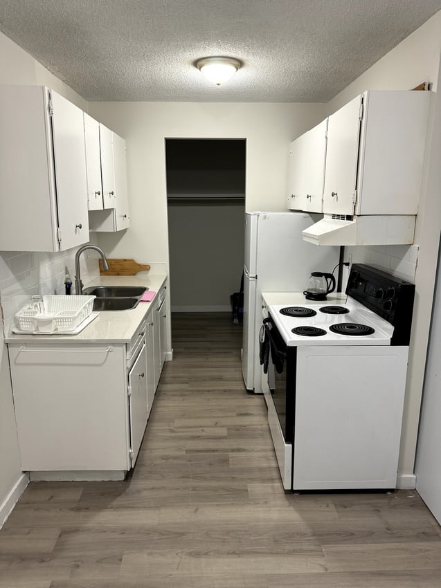 Flex Room with Balcony at 4th Floor - 1212 13 Ave SW, Calgary — photo 4 of 4
